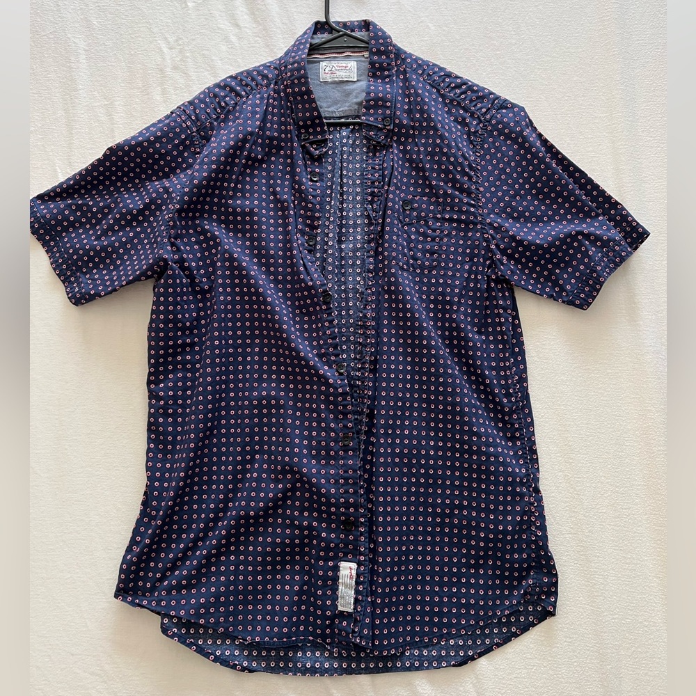 7 Diamonds XXL purple with pink Polkadots short sleeve button down shirt.